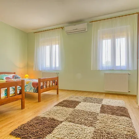 Holiday home Casa Nina & Tea Valtura